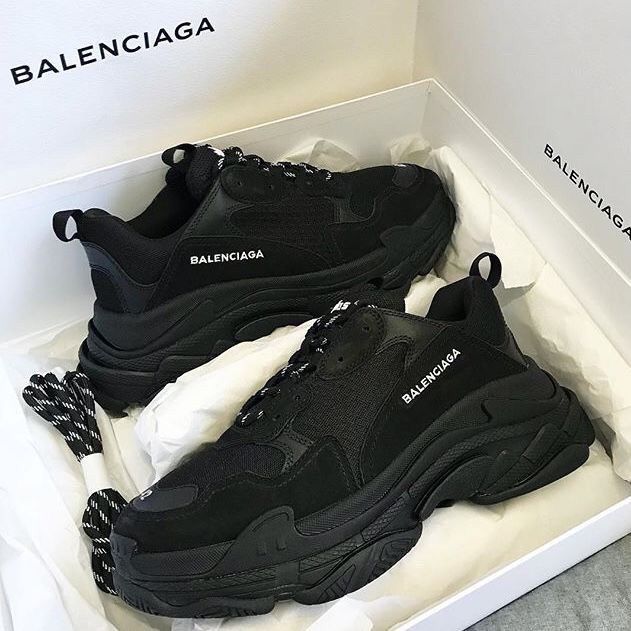 Balenciaga - One Fashion Blogger