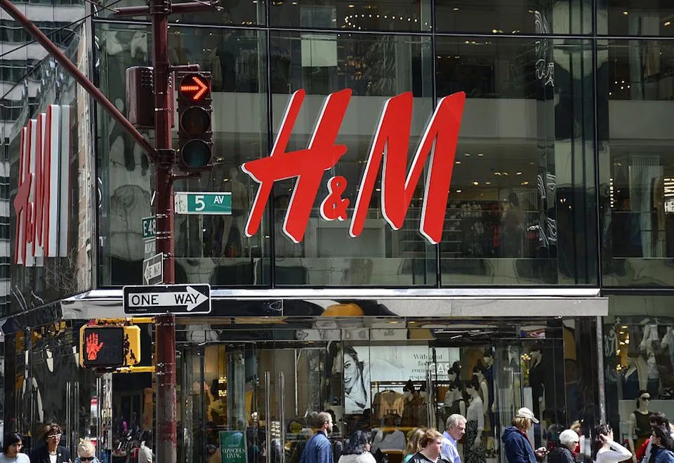 H & M